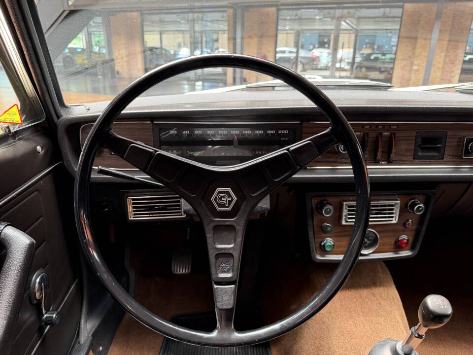 Image 24/44 de Volvo P 144 (1972)