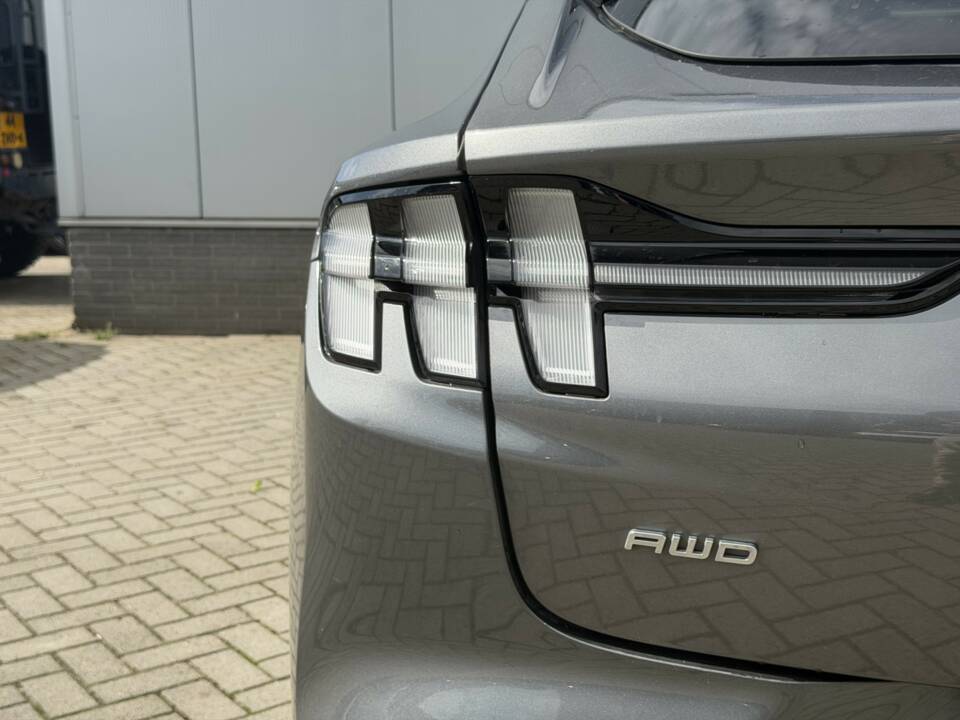 Imagen 10/42 de Ford Mustang Mach-E (2021)