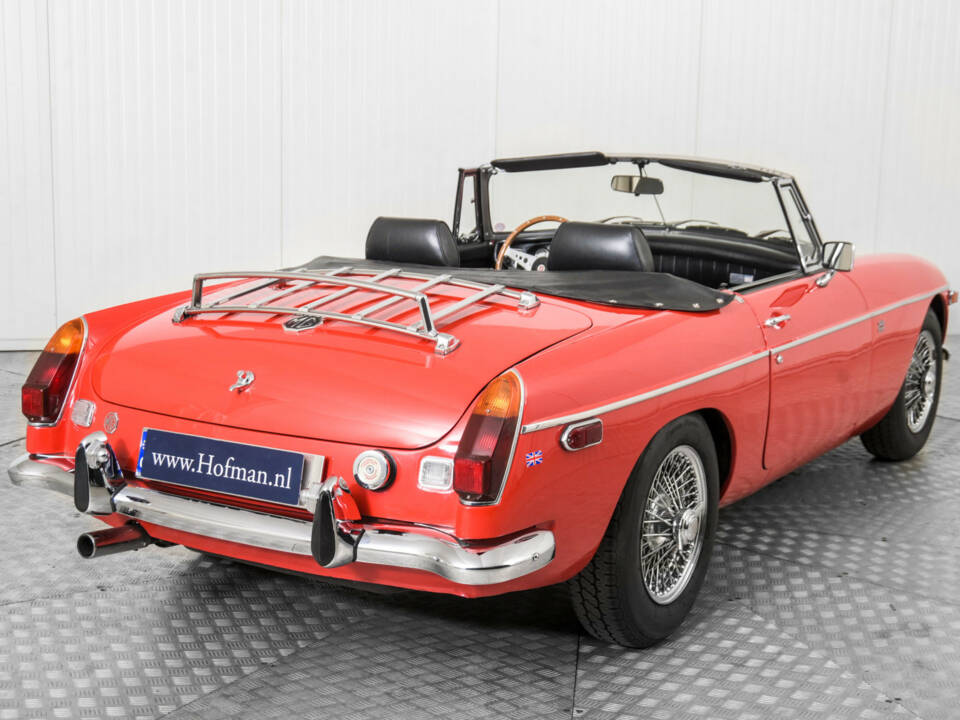 Bild 30/50 von MG MGB (1971)