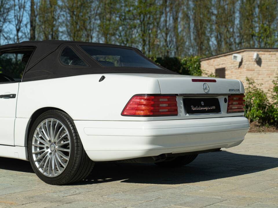 Bild 17/50 von Mercedes-Benz SL 320 (1997)