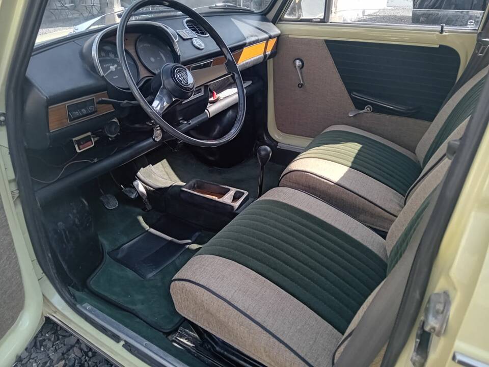 Image 2/8 de SEAT 850 Speciale (1974)