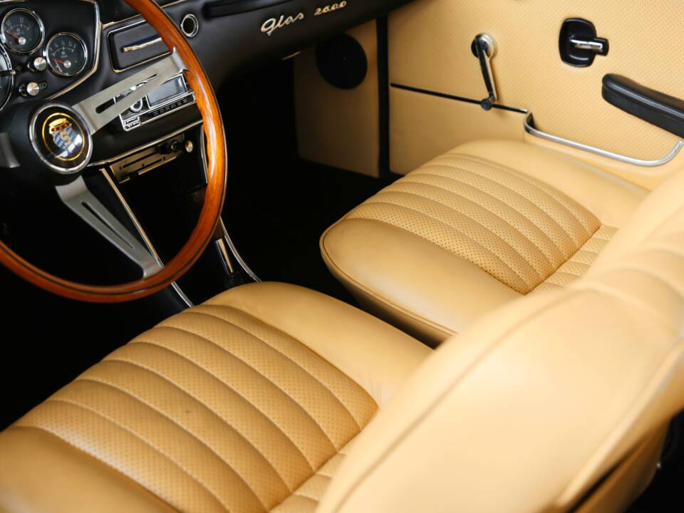 Bild 25/50 von Glas 2600 V8 (1967)