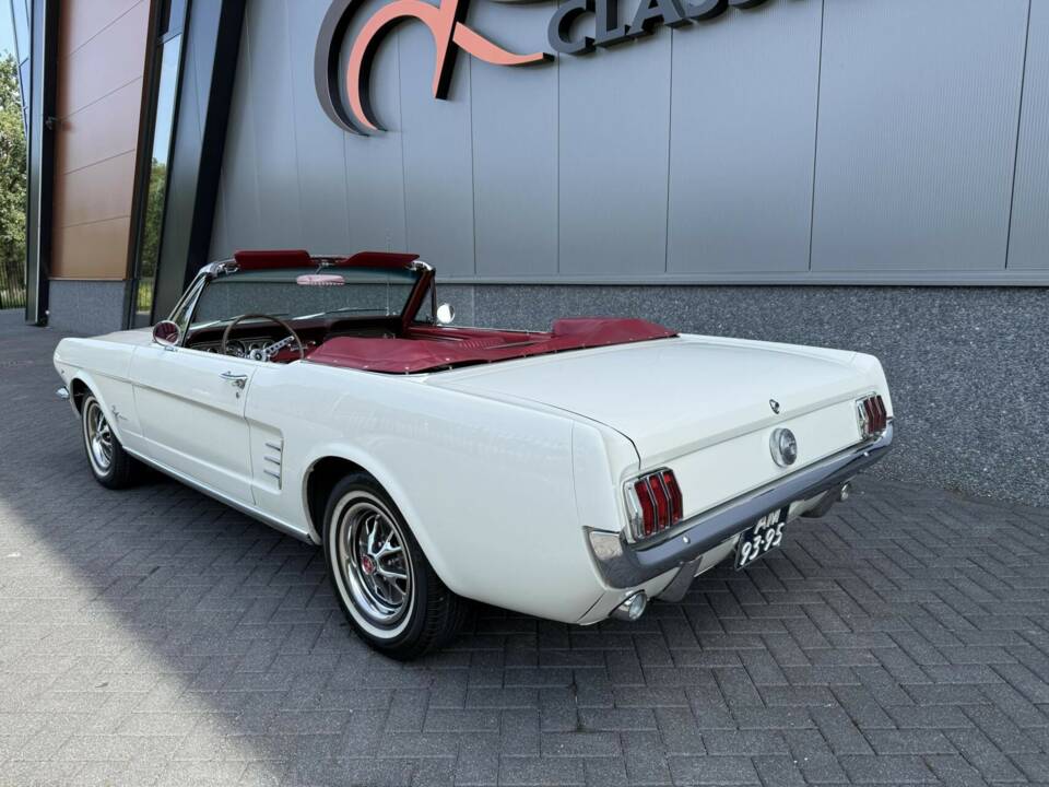 Image 15/50 de Ford Mustang 390 GTA (1966)