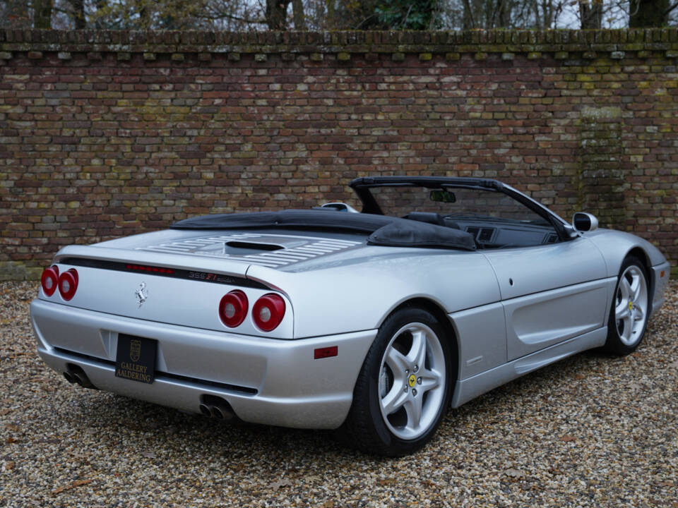 Bild 2/50 von Ferrari F 355 Spider (1999)