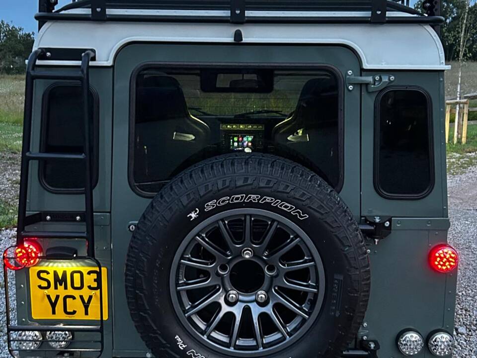 Image 55/62 de Land Rover Defender 90 (2003)