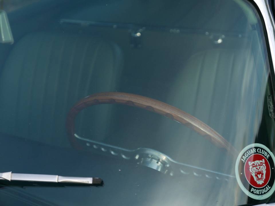 Immagine 8/50 di Jaguar E-Type (1968)