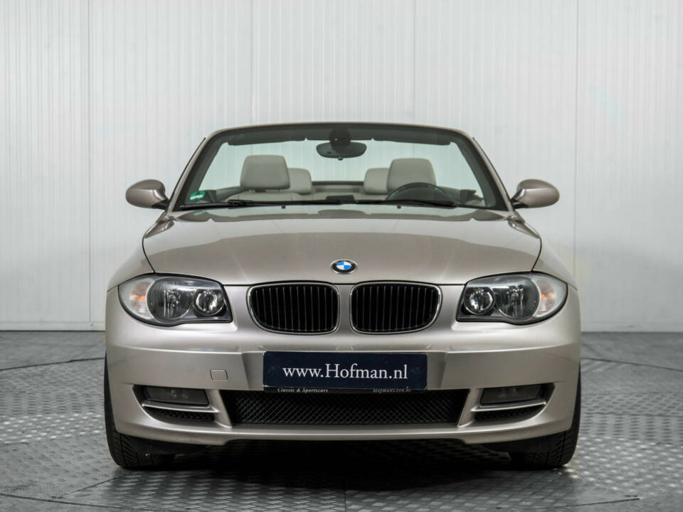 Bild 14/50 von BMW 118i (2008)