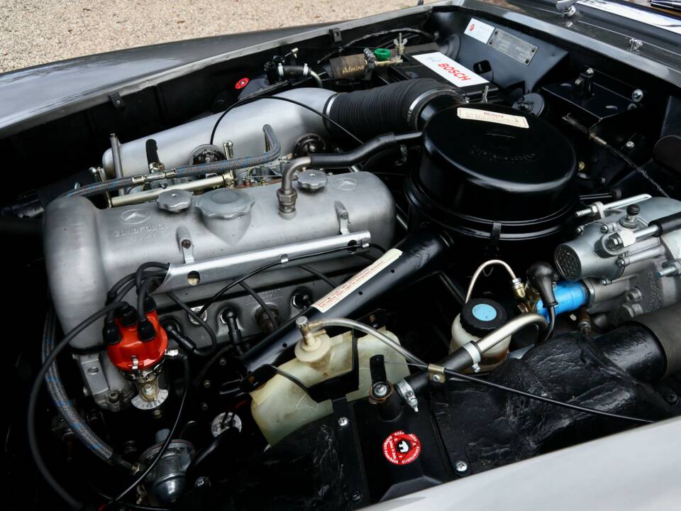 Image 32/50 of Mercedes-Benz 190 SL (1956)