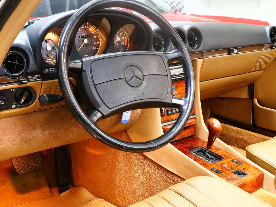 Image 22/25 of Mercedes-Benz 560 SL (1986)