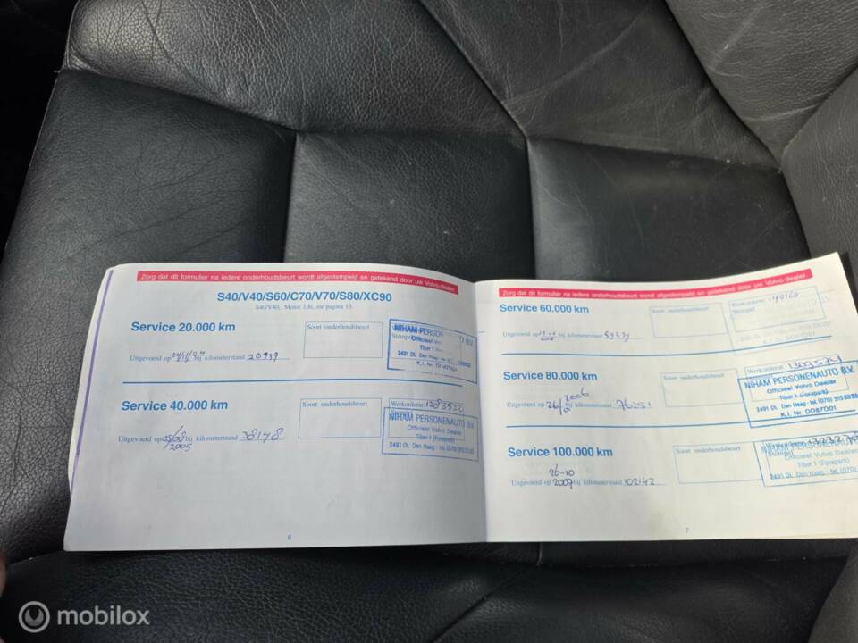 Image 32/40 of Volvo V 70 2.5T (2004)