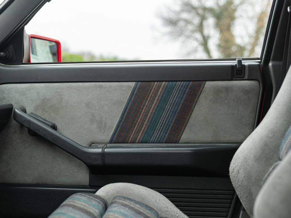 Image 34/50 of Lancia Delta HF Integrale 16V (1989)