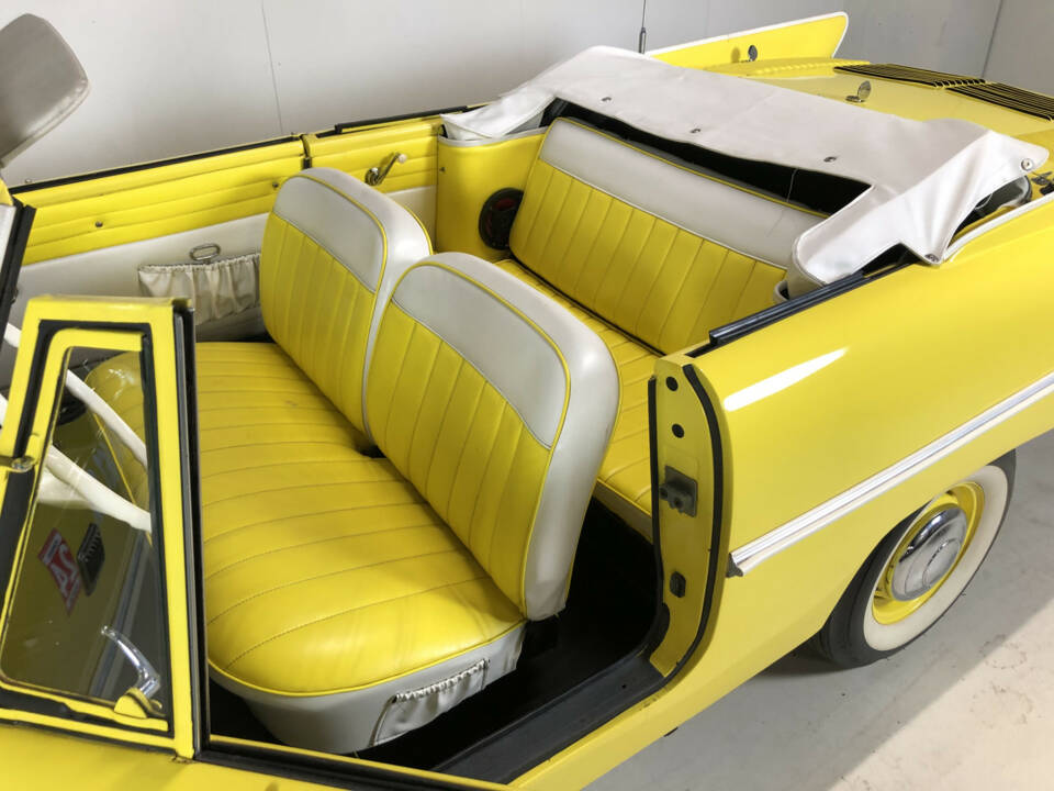 Image 18/24 de Amphicar 770 (1964)