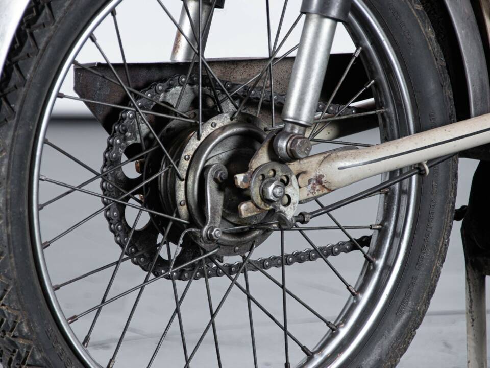 Image 25/50 of Oemmeci DUMMY (1978)