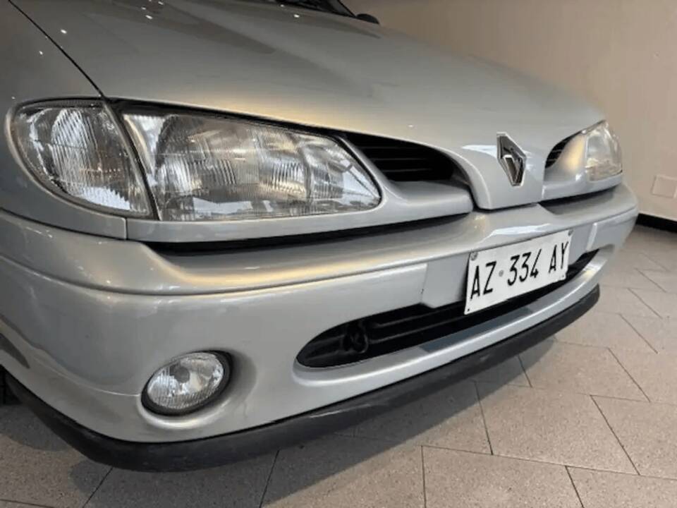 Image 4/13 of Renault Mégane 1.6 e (1998)