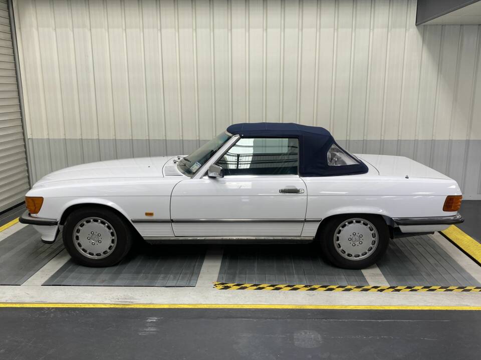 Image 6/12 of Mercedes-Benz 420 SL (1987)