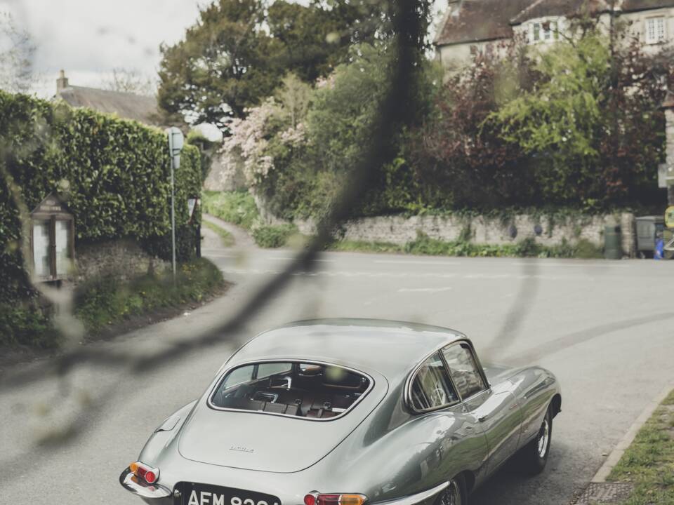 Bild 26/50 von Jaguar E-Type 3.8 Helm (1963)