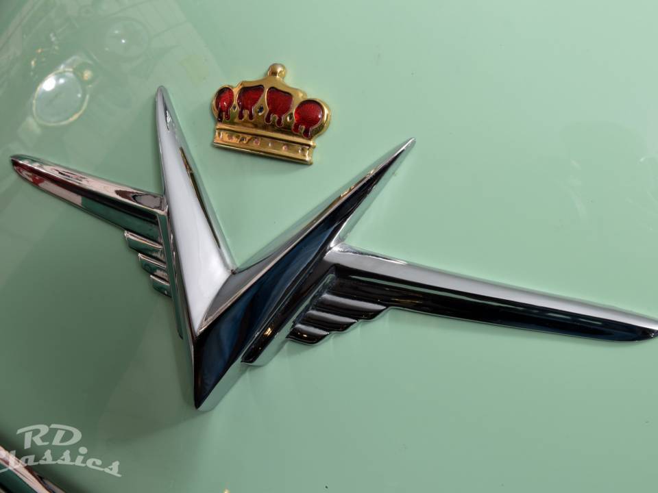 Image 35/50 of Imperial Custom Coupé (1954)