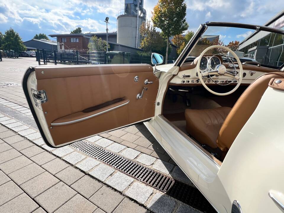 Afbeelding 25/28 van Mercedes-Benz 190 SL (1960)