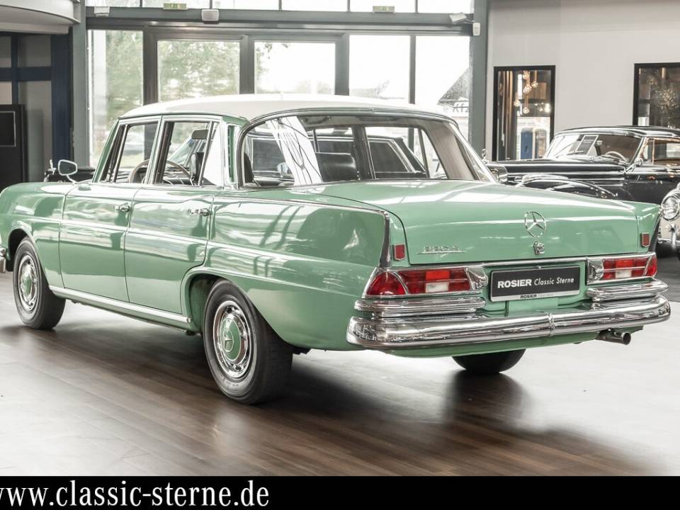 Imagen 3/15 de Mercedes-Benz 220 S b (1963)