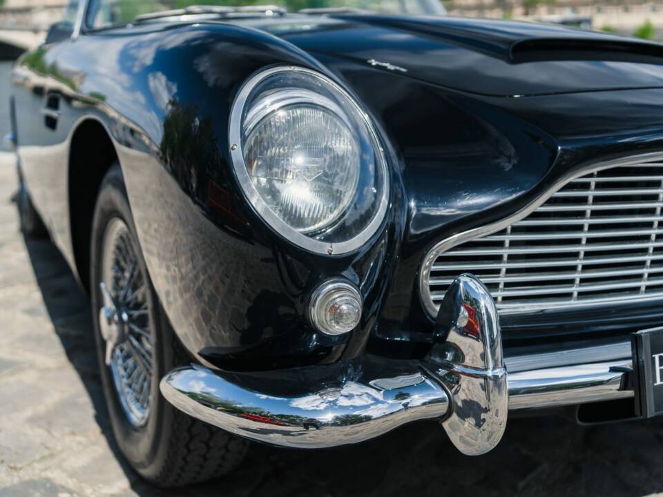 Afbeelding 13/75 van Aston Martin DB 5 Volante (1964)