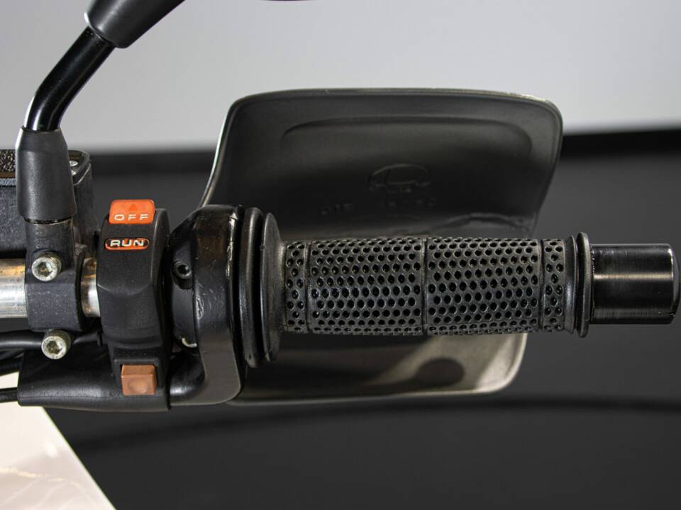 Bild 32/50 von Cagiva DUMMY (1995)