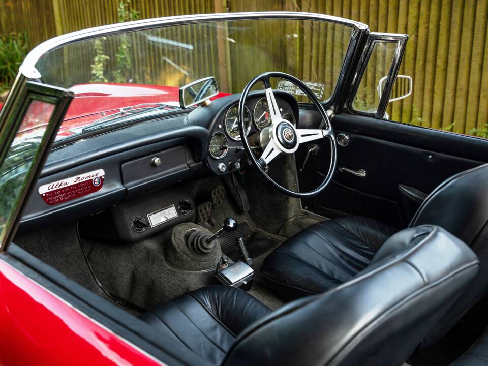 Immagine 4/26 di Alfa Romeo 2600 Spider (1964)