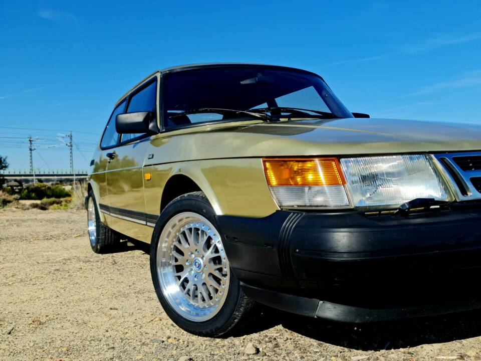 Image 13/50 of Saab 900 (1992)