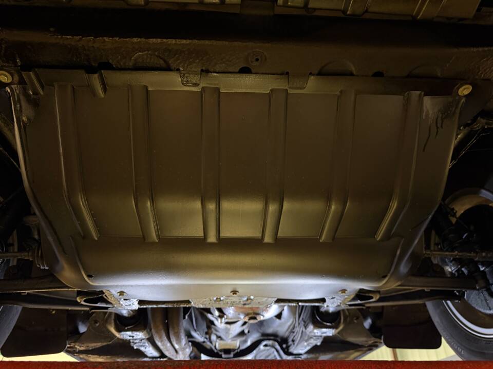 Bild 39/43 von Volvo 240 (1989)