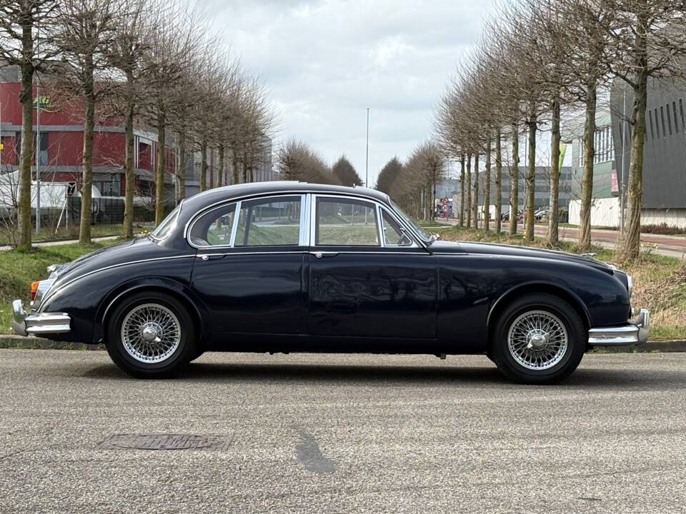Image 24/25 of Jaguar Mk II 3.4 (1960)