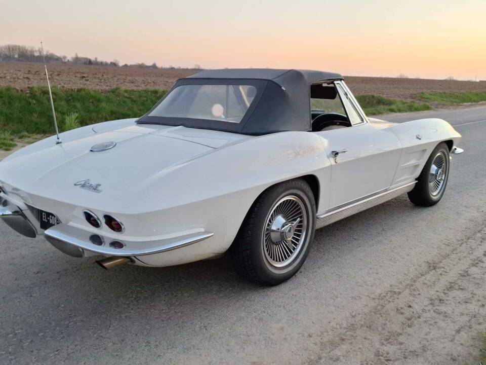 Immagine 2/4 di Chevrolet Corvette Sting Ray Convertible (1963)