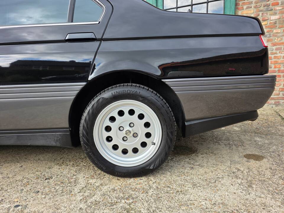 Bild 51/55 von Alfa Romeo 164 2.0 (1989)