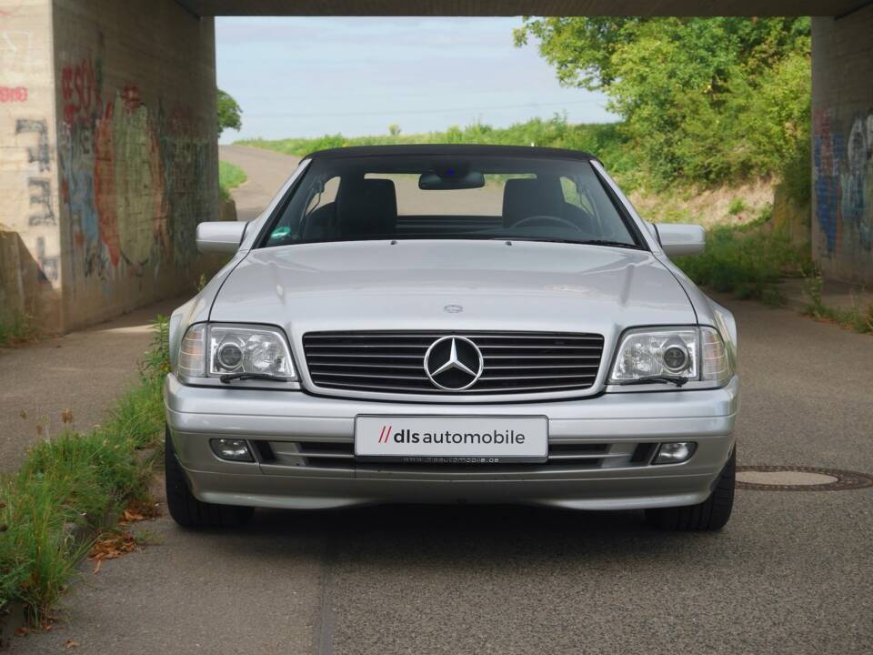 Image 31/50 of Mercedes-Benz SL 500 (1900)
