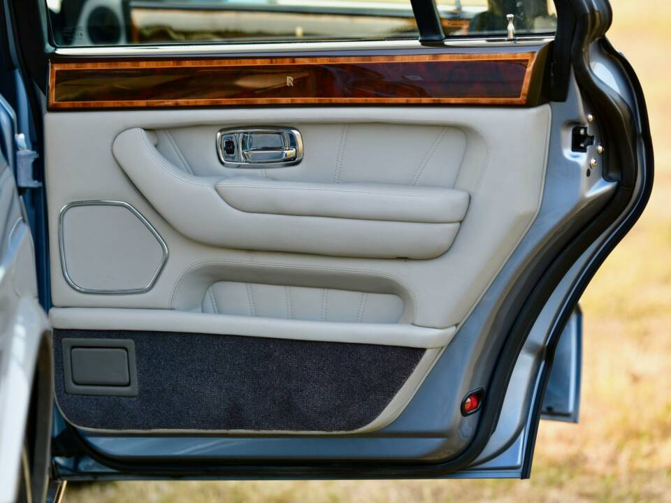Image 23/50 of Rolls-Royce Silver Seraph (1998)