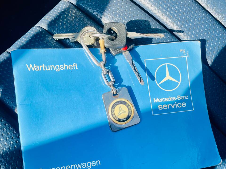 Image 22/22 of Mercedes-Benz 280 SL (1982)