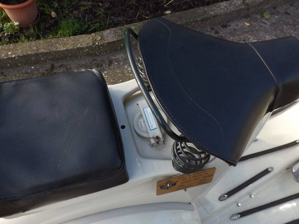 Bild 8/38 von Piaggio Vespa 125 (1957)
