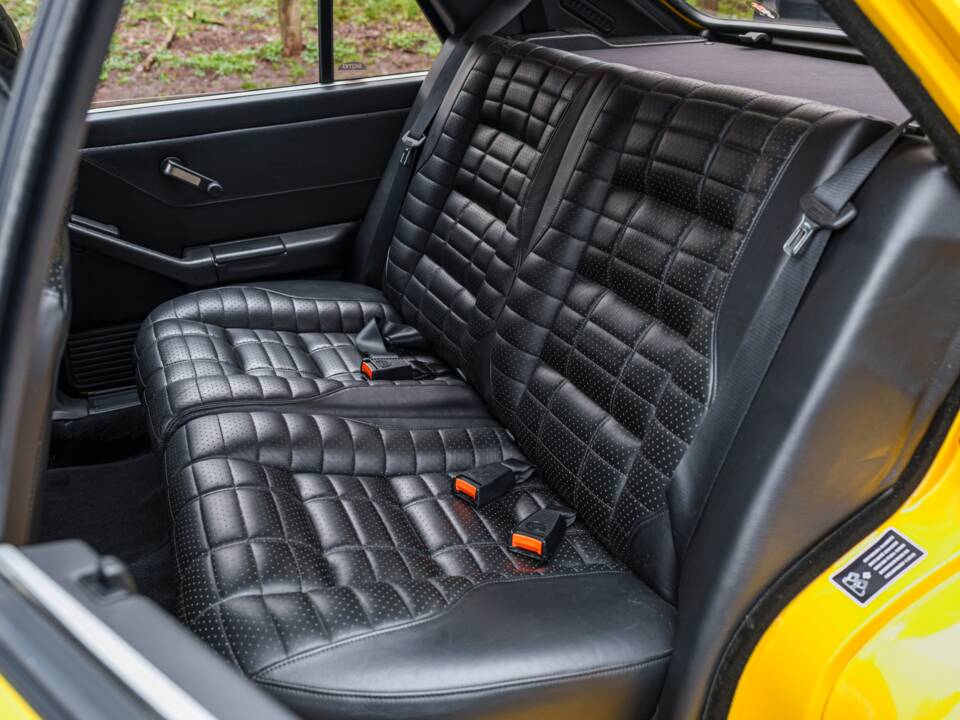 Image 27/27 of Lancia Delta HF Integrale Evoluzione I (1992)