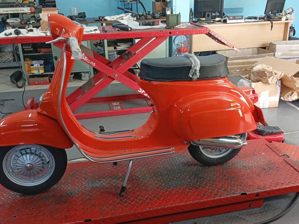 Immagine 3/21 di Piaggio Vespa 50 SS (1970)