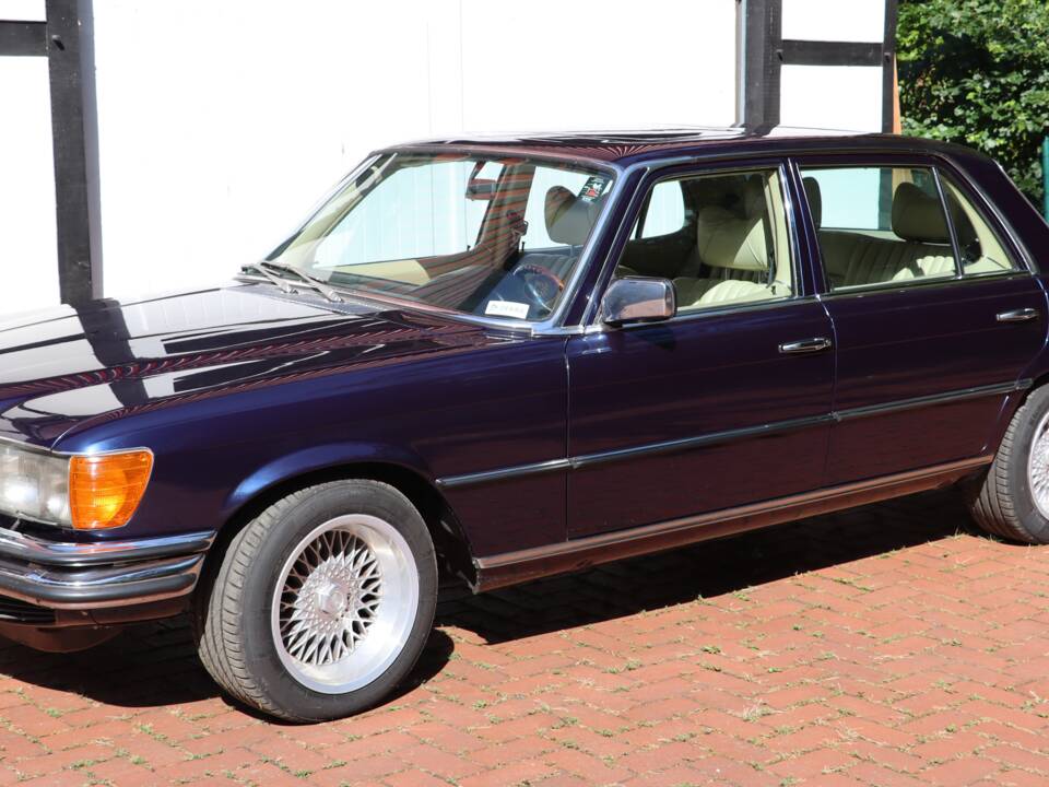 Image 17/57 de Mercedes-Benz 450 SEL 6,9 (1977)