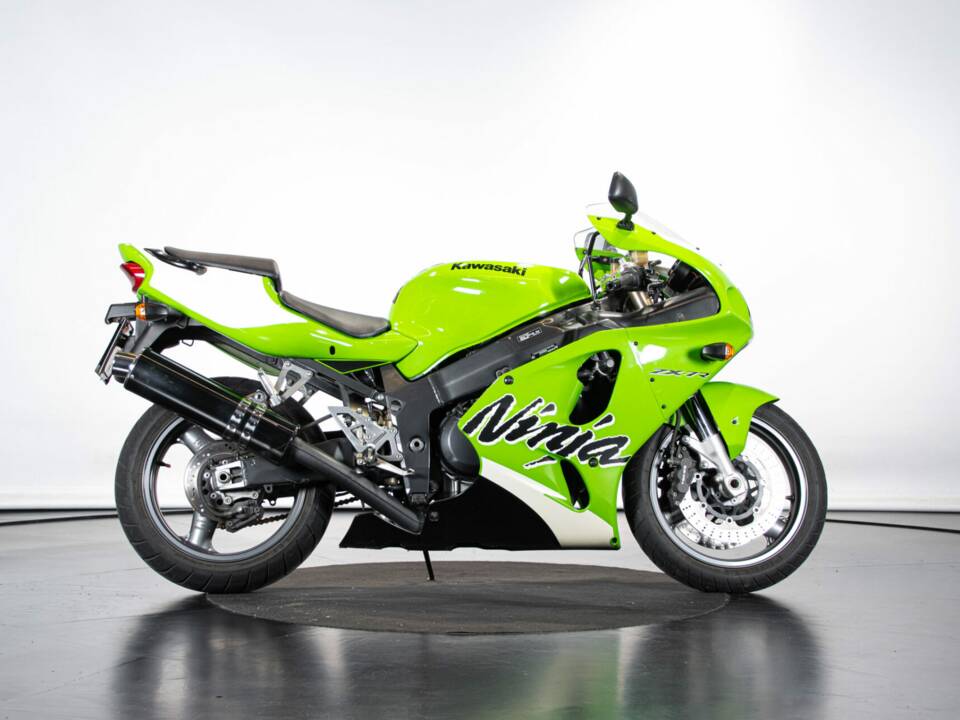 Immagine 5/50 di Kawasaki Ninja 750 ZX-7R (1999)