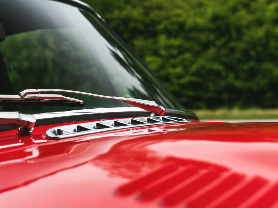 Image 8/50 of MG MGB GT V8 (1977)