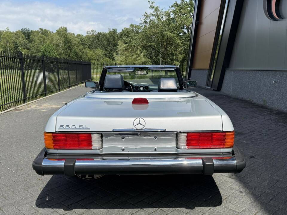 Afbeelding 7/44 van Mercedes-Benz 560 SL (1986)