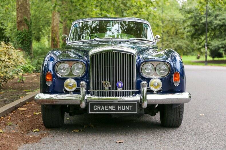 Image 10/49 of Bentley S 3 Continental Flying Spur (1964)