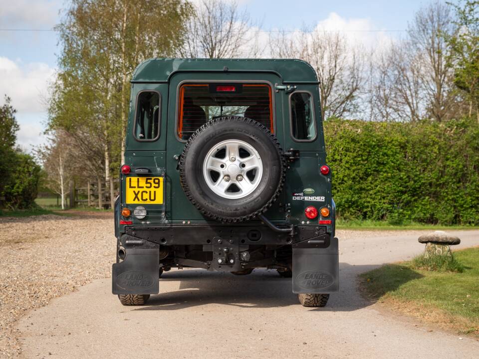 Bild 48/50 von Land Rover Defender 90 TD4 (2009)