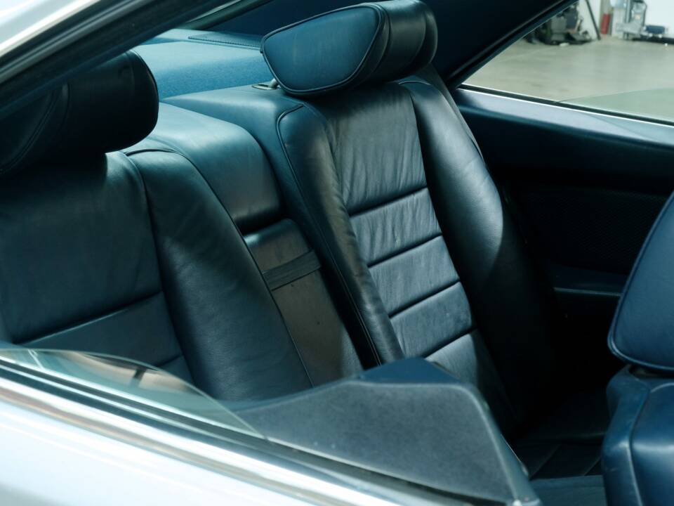 Image 34/50 of Mercedes-Benz 500 SEC (1982)