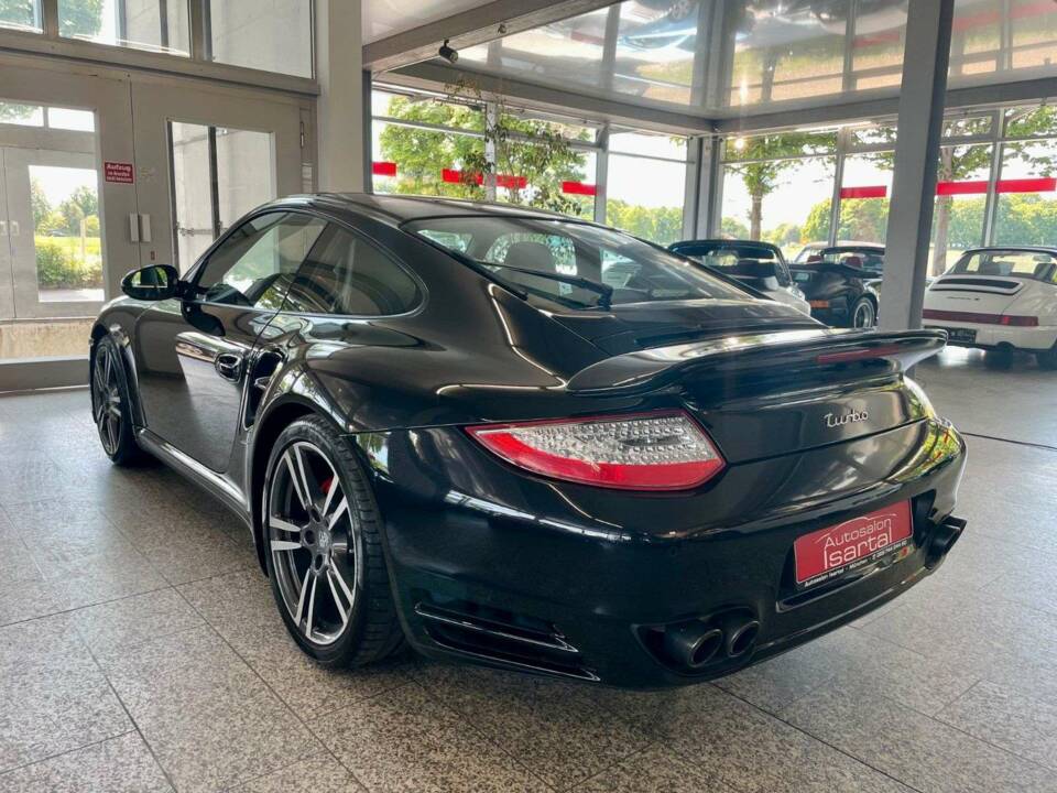 Immagine 4/17 di Porsche 911 Turbo (2010)
