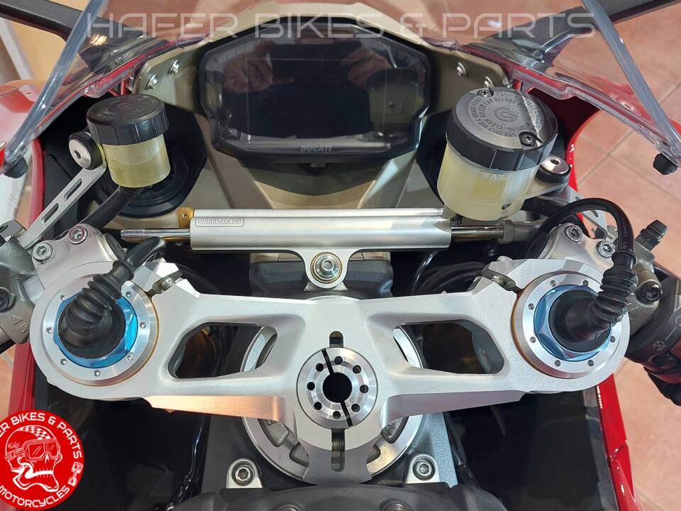 Image 19/42 of Ducati 1199 Panigale S Tricolore (2012)