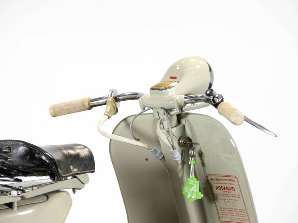 Bild 24/50 von Piaggio Vespa 150 "Struzzo" VL (1955)