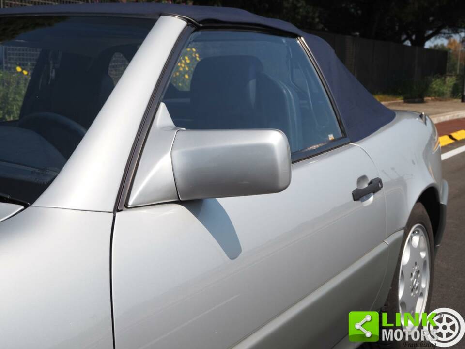 Image 36/50 de Mercedes-Benz 300 SL-24 (1992)