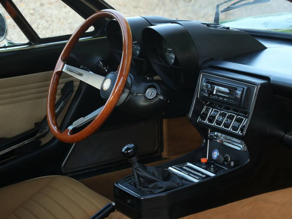 Image 35/50 of Alfa Romeo Montreal (1973)