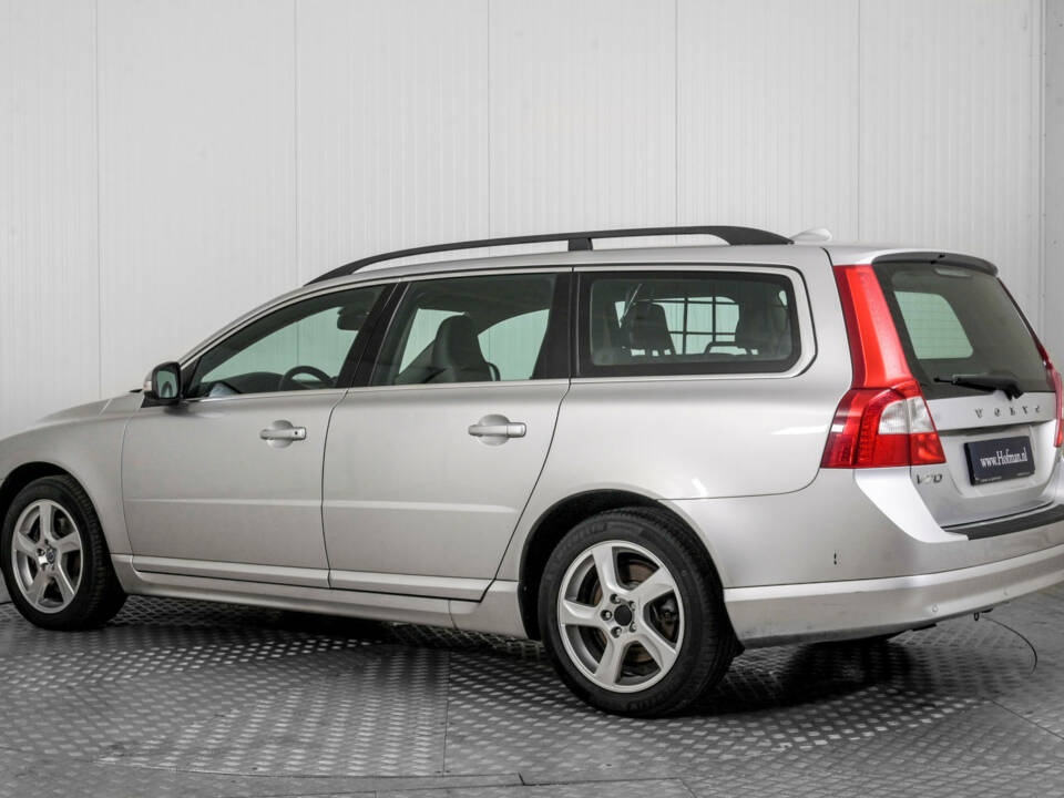 Image 6/50 de Volvo V70 D3 (2010)